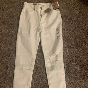 Levi’s white distressed jeans
